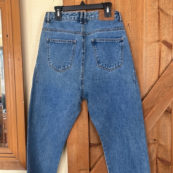 Women’s wrath pleat detail straight leg jeans - Picture 8 of 8